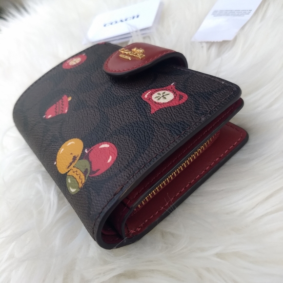 Coach Signature Christmas Ornament Print Medium Corner Zip Wallet - Picture 7 of 14